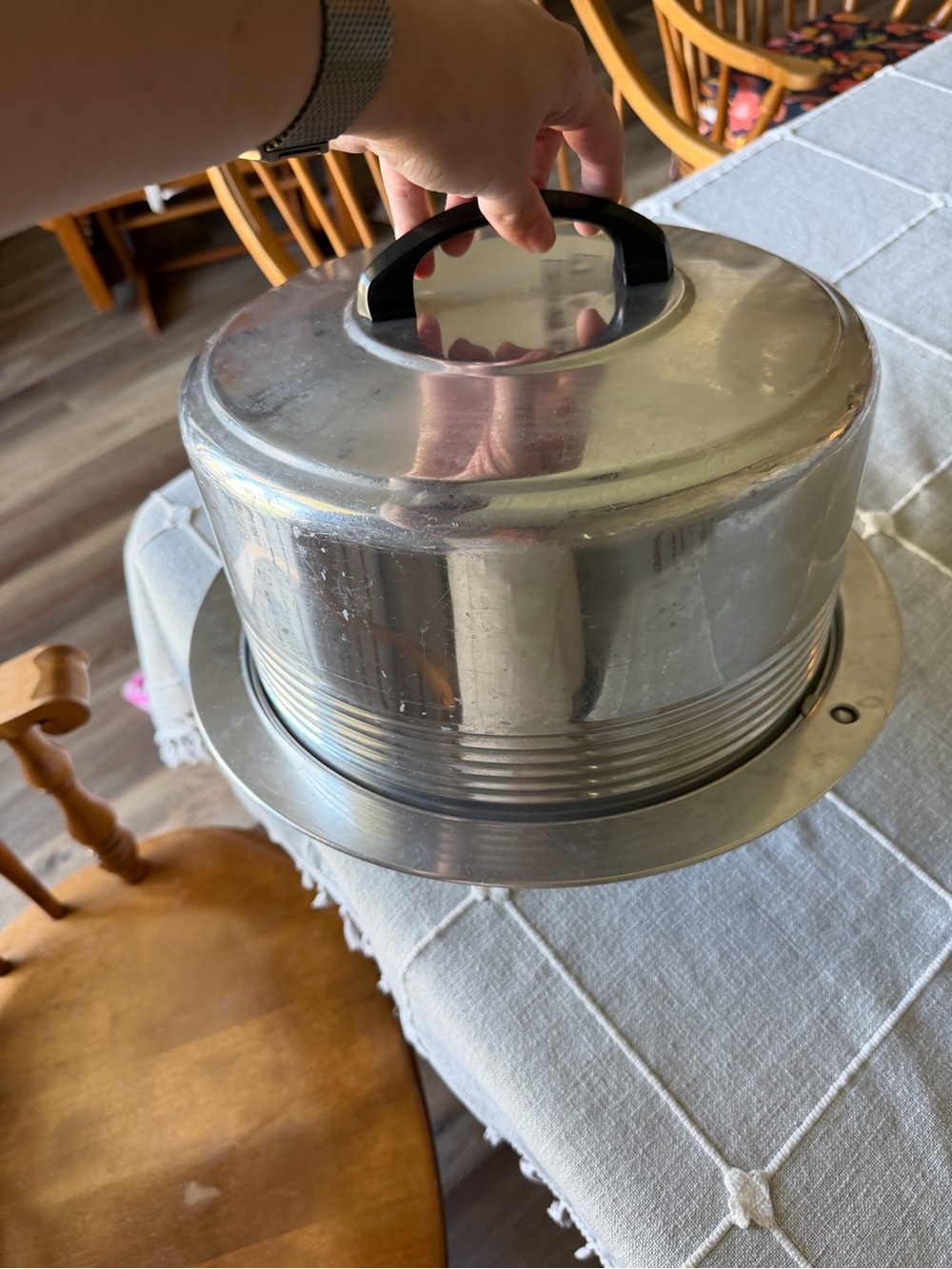 Vintage Aluminum Cake Carrier with Lid & Black Handle | Retro Metal Cake Keeper
